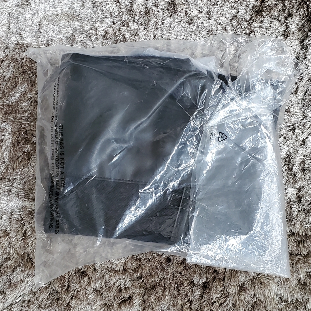VICTORIA'S SECRET WEEKENDERS BAG - Picture 5 of 6